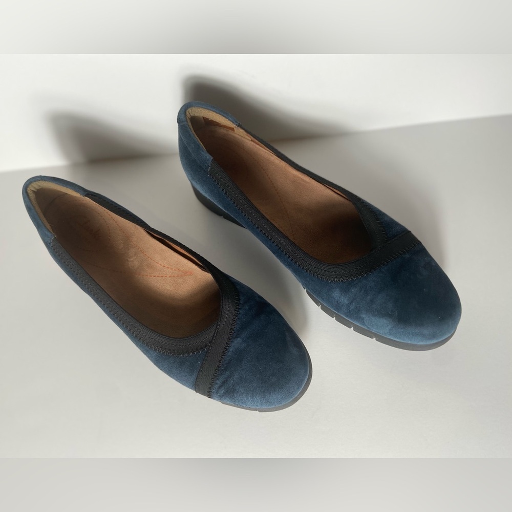 Clarks~Artisan~Daelyn Hill~Comfort~Navy Blue~Suede~Slip On Wedge~Loafer~Size 7 - Picture 3 of 13